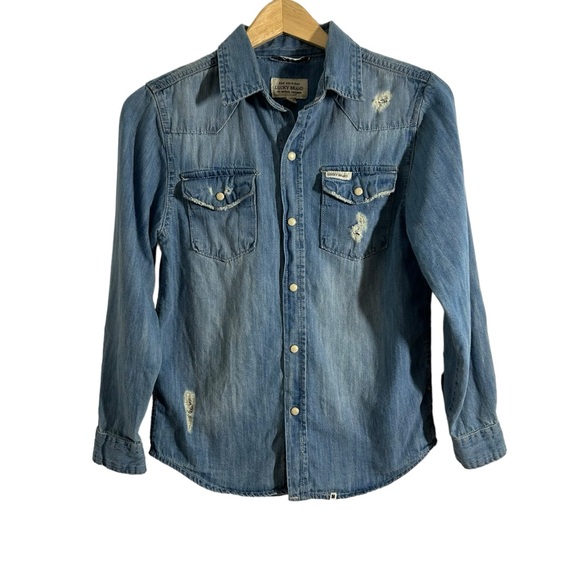 Lucky Brand Women’s Blue Chambray Distressed Button Down Shirt, Size Medium - Picture 1 of 15